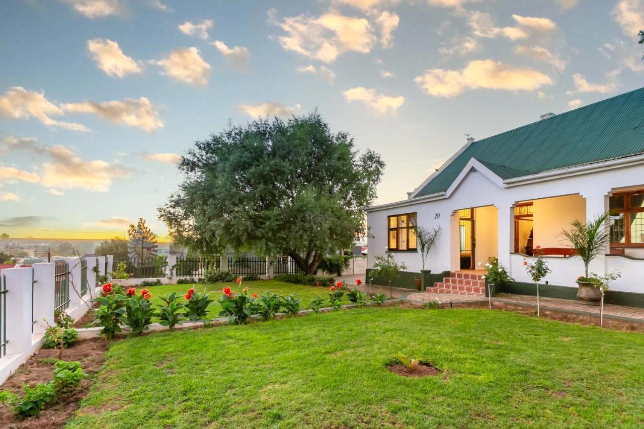 Ravenscliff Villa Oudtshoorn Εξωτερικό φωτογραφία